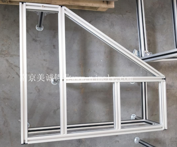 你知道氧化后的工業鋁型材框架優點嗎？03