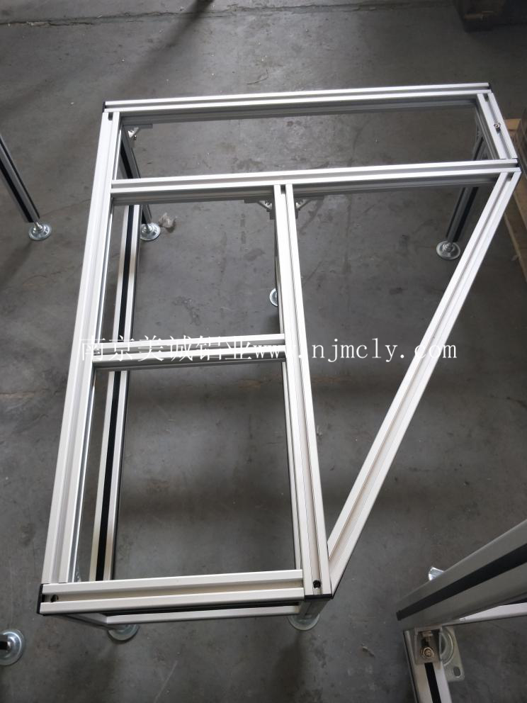 你知道氧化后的工業鋁型材框架優點嗎？01