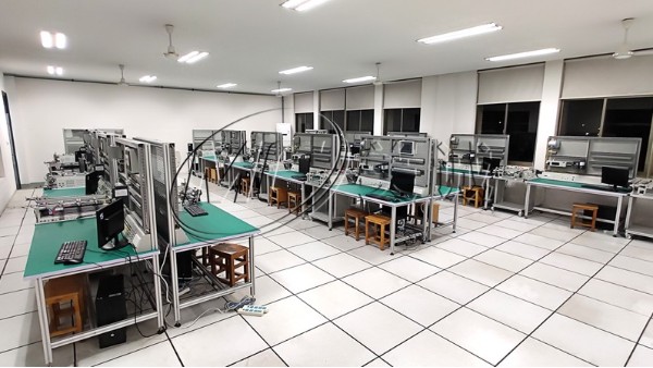 鋁型材PLC高校試驗(yàn)臺(tái) 鋁型材PLC高校試驗(yàn)臺(tái)