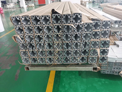 做圍欄選什么材質的？鋁型材加工定制廠家